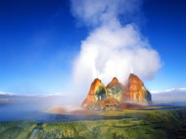 Unusual geyser in the Black Rock desert