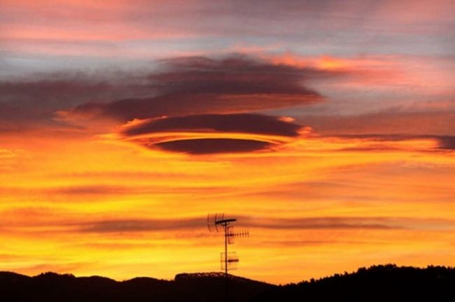 Lenticular clouds (lenticular) from around the world