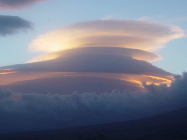 Lenticular clouds (lenticular) from around the world