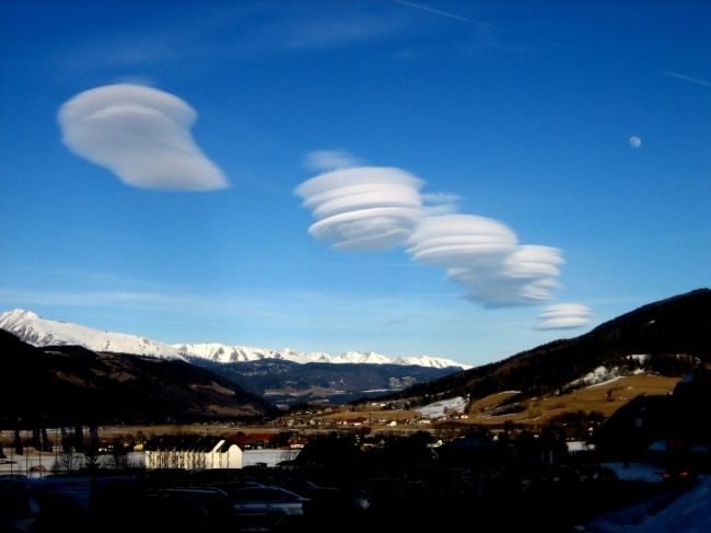 Lenticular clouds (lenticular) from around the world