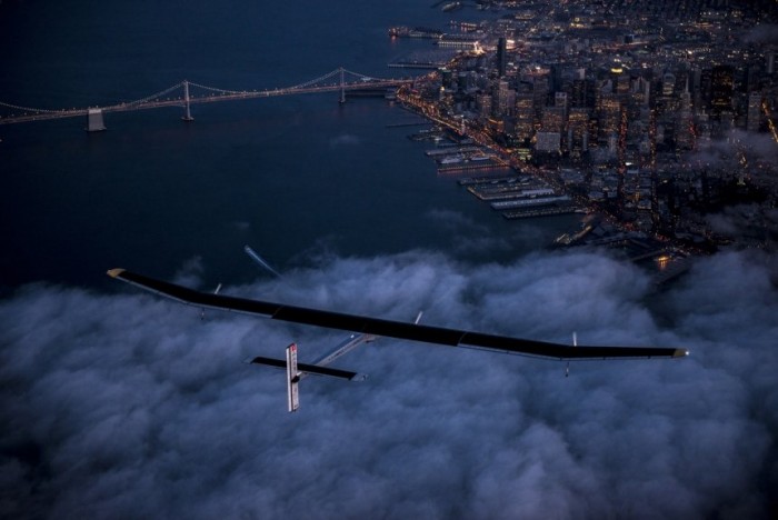 The Solar Impulse airplane is preparing for a round-the-world flight (online broadcast)