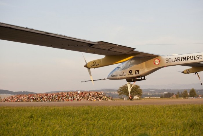 The Solar Impulse is preparing for a round-the-world flight (online broadcast)