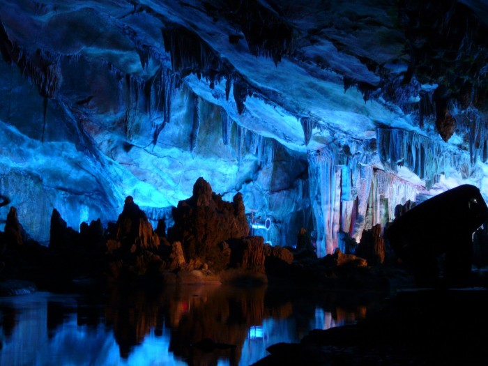 Сказочная пещера тростниковой флейты (Reed Flute Cave)