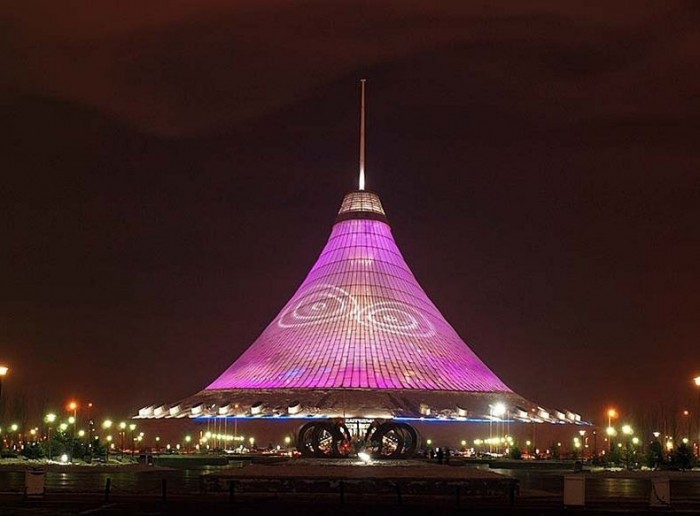 Хан Шатир & ndash; найбільший намет в світі