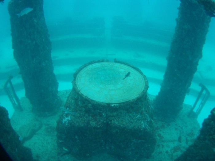 The biggest reef of anthropogenic origin and the underwater cemetery