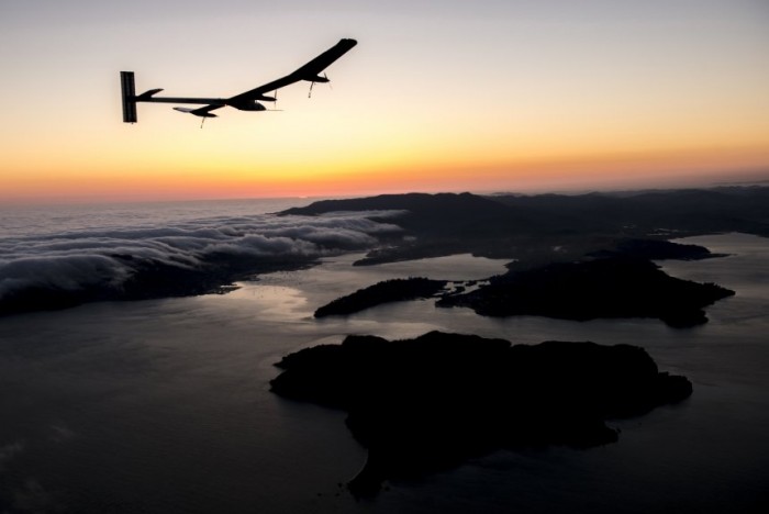 The Solar Impulse is preparing for a round-the-world flight (online broadcast)