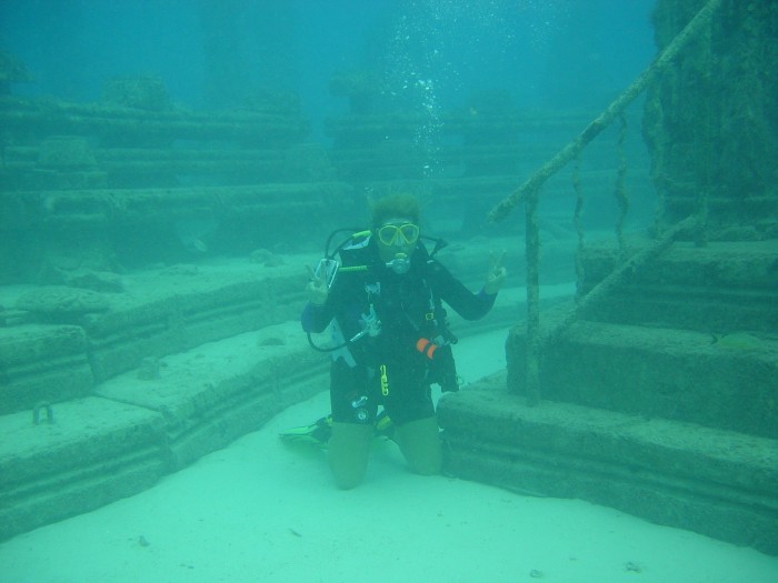 The biggest reef of anthropogenic origin and the underwater cemetery