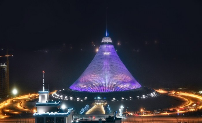Khan Shatyr & ndash; the biggest tent in the world