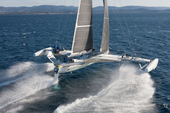 The fastest sailboat in the world - & laquo; Hydroptere & raquo;