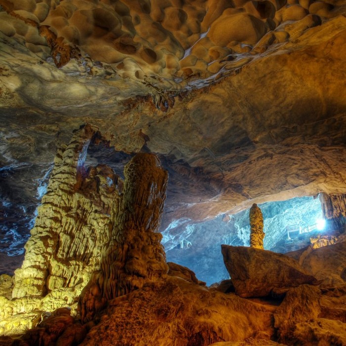 Сказочная пещера тростниковой флейты (Reed Flute Cave)