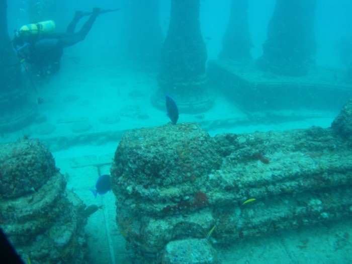 The biggest reef of anthropogenic origin and the underwater cemetery