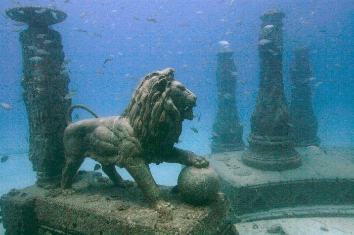 Найбільший риф техногенного походження і підводне кладовище