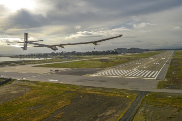 Самолет «Solar Impulse» готовится к кругосветному полету (онлайн трансляция)