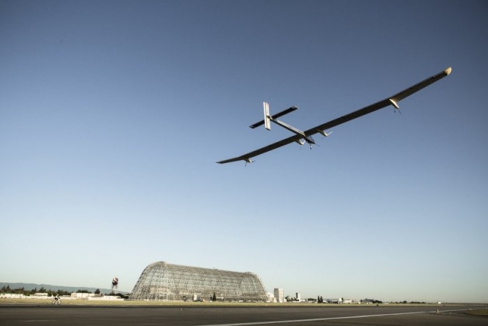 The Solar Impulse is preparing for a round-the-world flight (online broadcast)