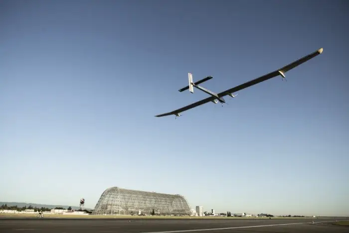 Самолет «Solar Impulse» готовится к кругосветному полету (онлайн трансляция)