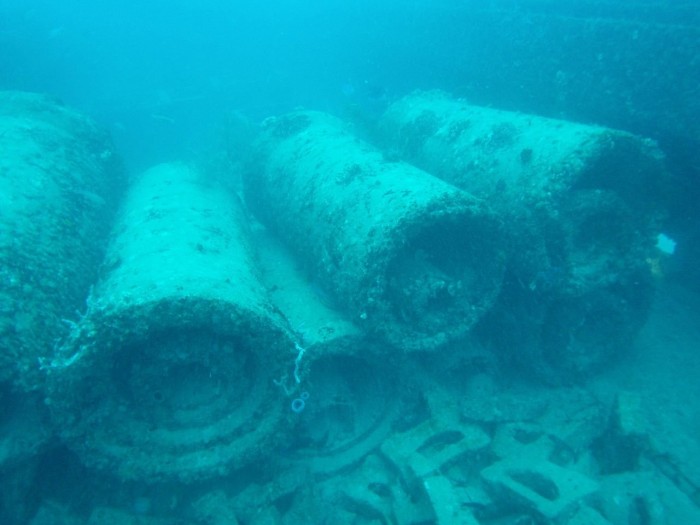 The biggest reef of anthropogenic origin and the underwater cemetery