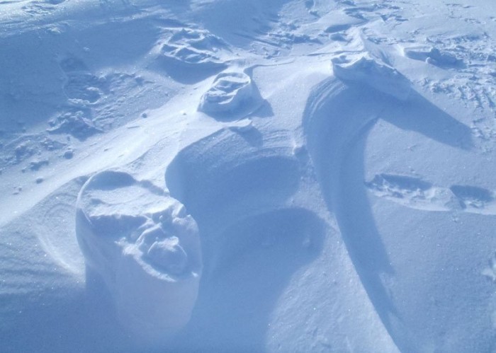Snow traces in the reverse