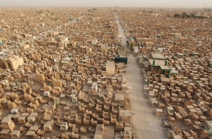 The world's largest cemetery Wadi Al-Salam (Wadi Al-Salaam)