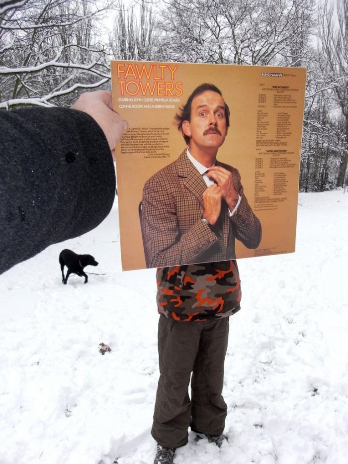 Позитивный фотопроект «Sleeveface»