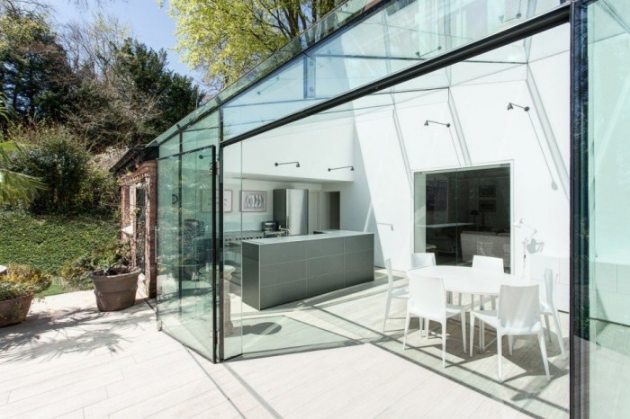 Glass house from & AR Design Studio & raquo;