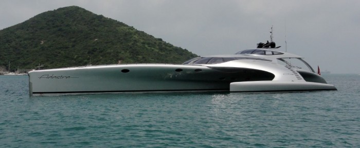 Superyacht & Adastra & raquo; running iPhone or iPad