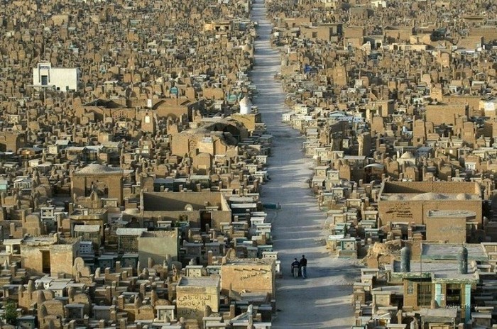 Самое большое в мире кладбище Вади Аль-Салам (Wadi Al-Salaam)