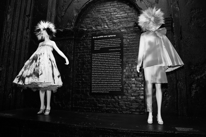 Знаменитости на открытии выставки «PUNK: Chaos to Couture»
