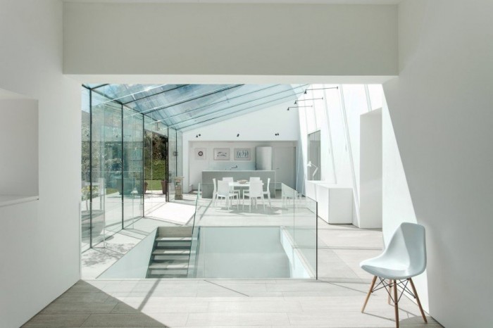 Скляний будинок від & laquo; AR Design Studio & raquo;