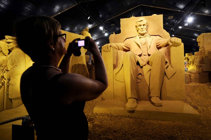 Крупнейший фестиваль скульптур из песка в Бельгии