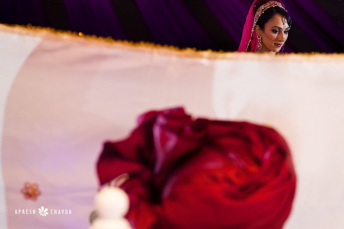 The features of the Indian wedding in the works of Apres Chavda