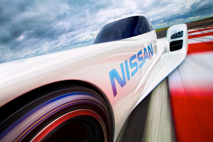 Самый быстрый в мире электромобиль - Nissan ZEOD RC
