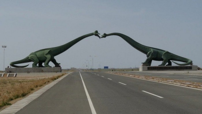 Ehrenhot & ndash; city of dinosaurs