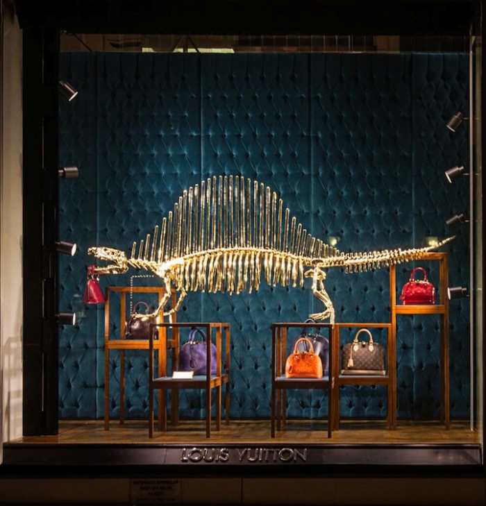 The golden skeletons of the dinosaurs of Louis Vuitton