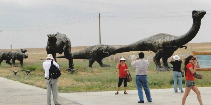 Ehrenhot & ndash; city of dinosaurs