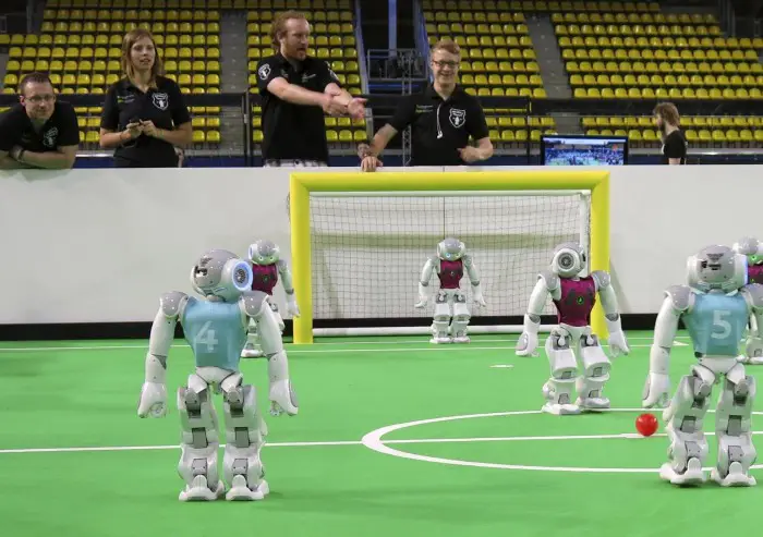 Выставка роботов «RoboCup 2013» в Нидерландах