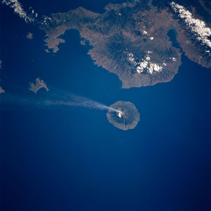 Photo of the eruption of volcanoes from outer space