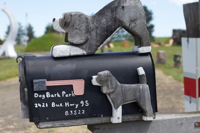 Hotel in the shape of a dog in the US