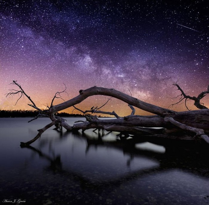 Темные места Аарона Джей Гроэна (Aaron J. Groen)