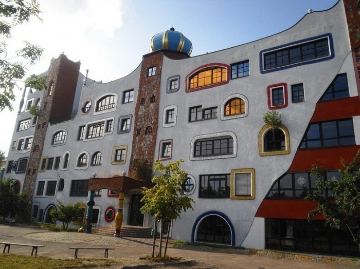 Незвичайна архітектура Фриденсрайха Хундертвассера (Friedensreich Hundertwasser)