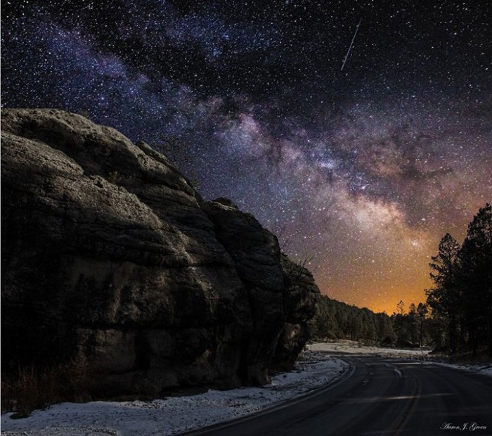 Темні місця Аарона Джей Гроена (Aaron J. Groen)