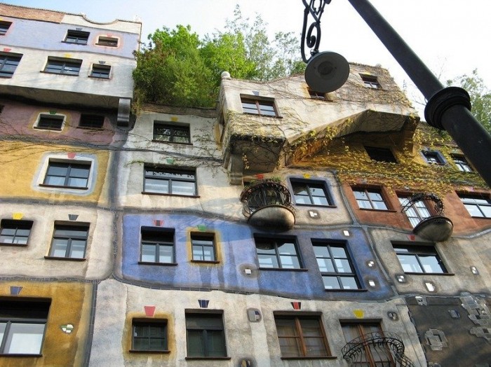 Незвичайна архітектура Фриденсрайха Хундертвассера (Friedensreich Hundertwasser)