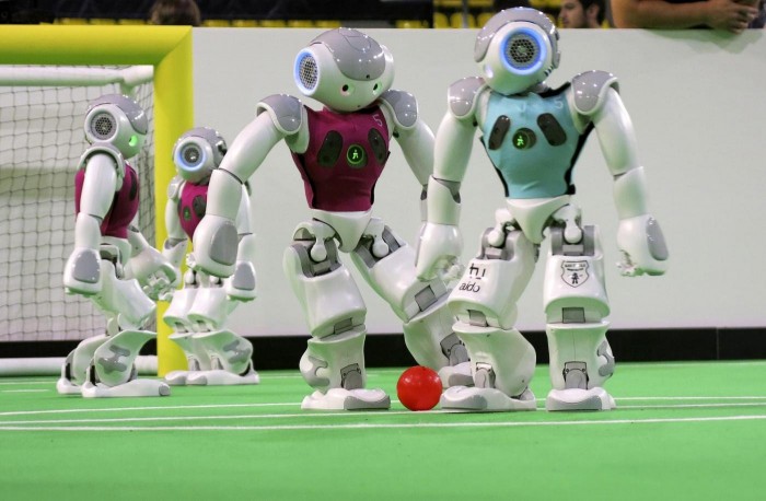 Выставка роботов «RoboCup 2013» в Нидерландах