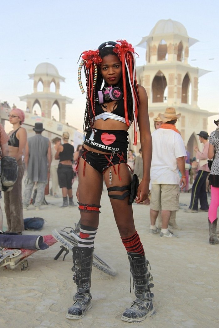 Faces of the festival & la Burning Man & raquo;