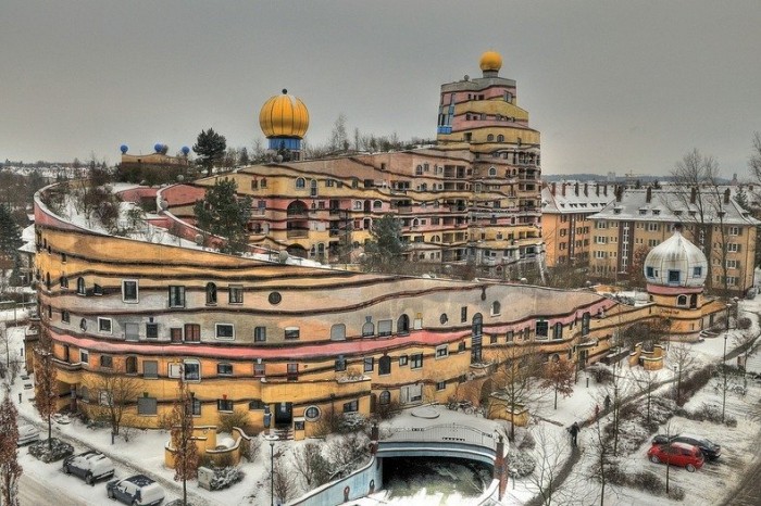 Необычная архитектура Фриденсрайха Хундертвассера (Friedensreich Hundertwasser)