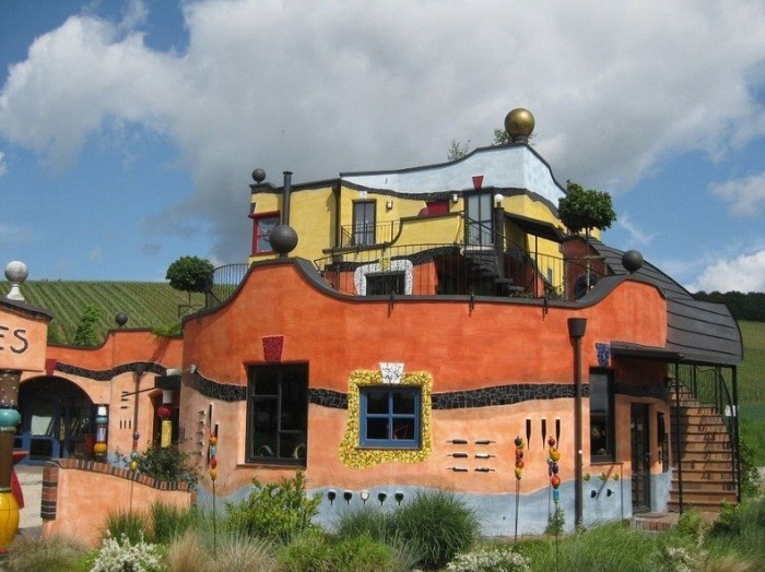 Незвичайна архітектура Фриденсрайха Хундертвассера (Friedensreich Hundertwasser)