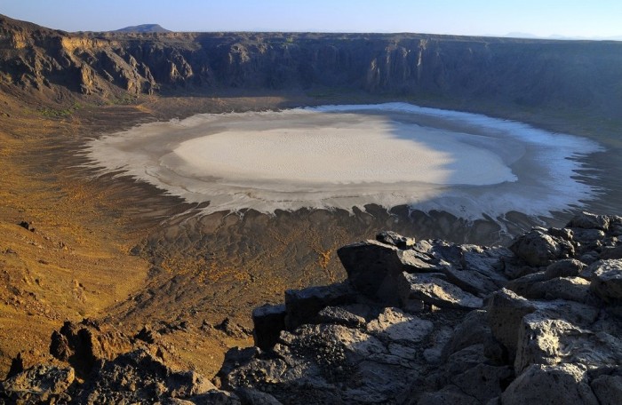 Pearl White Crater Al-Waba