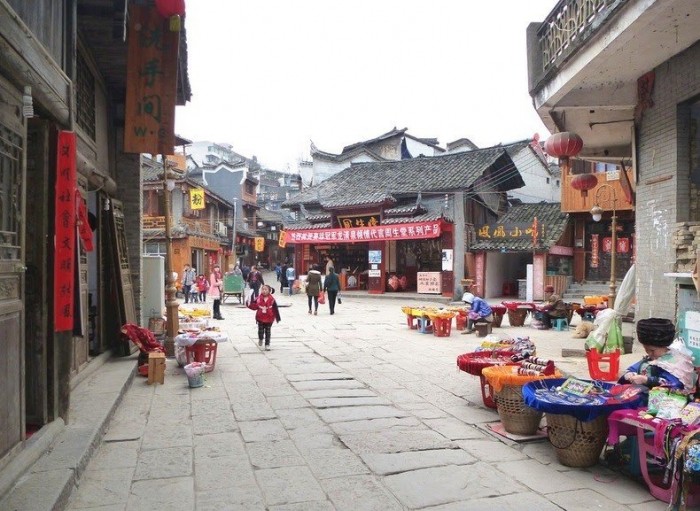 Fenghuang & ndash; city of frozen time