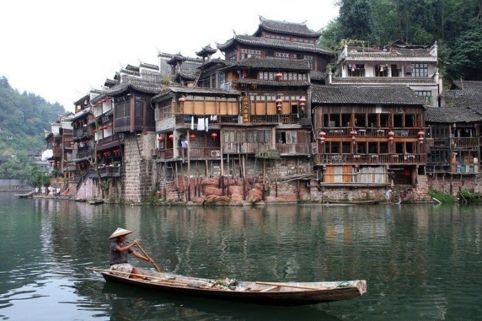 Fenghuang & ndash; city of frozen time