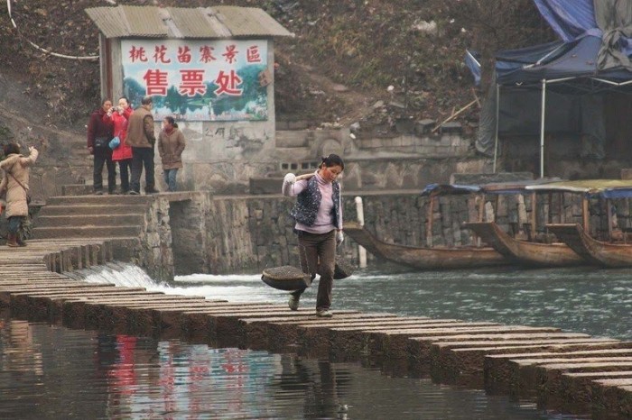 Fenghuang & ndash; city of frozen time