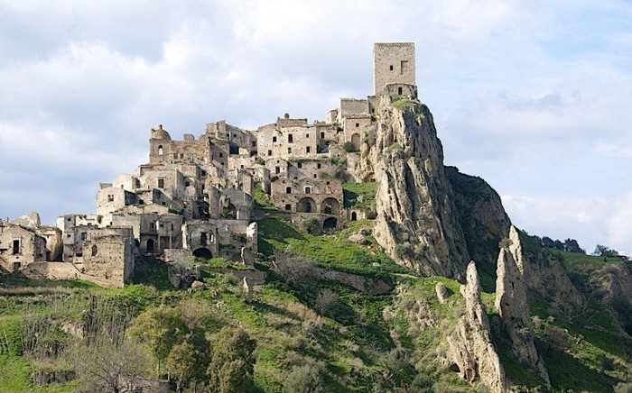 Ghost towns in Italy